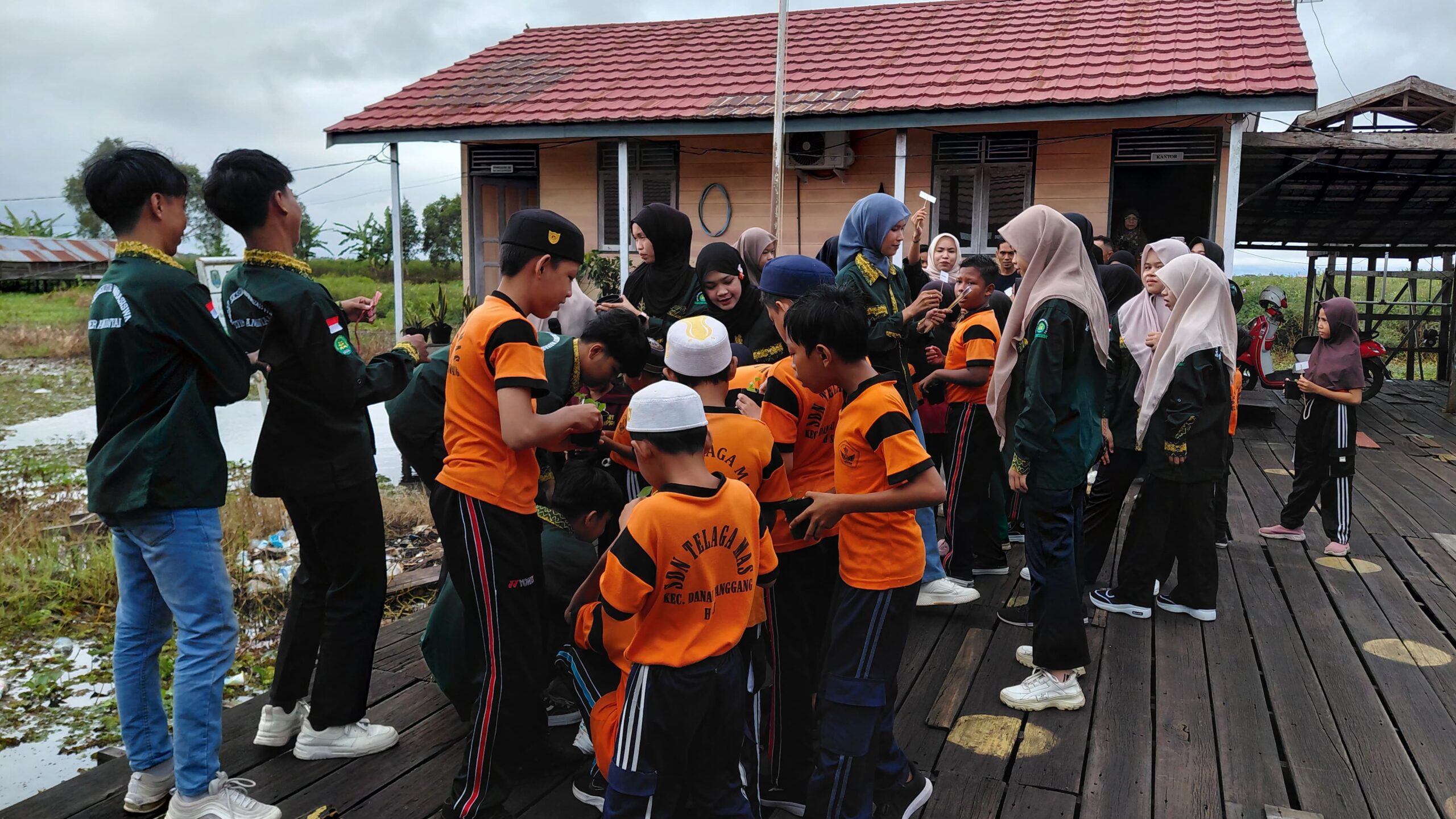 Aksi Pengabdian BEM di SDN Telaga Mas
