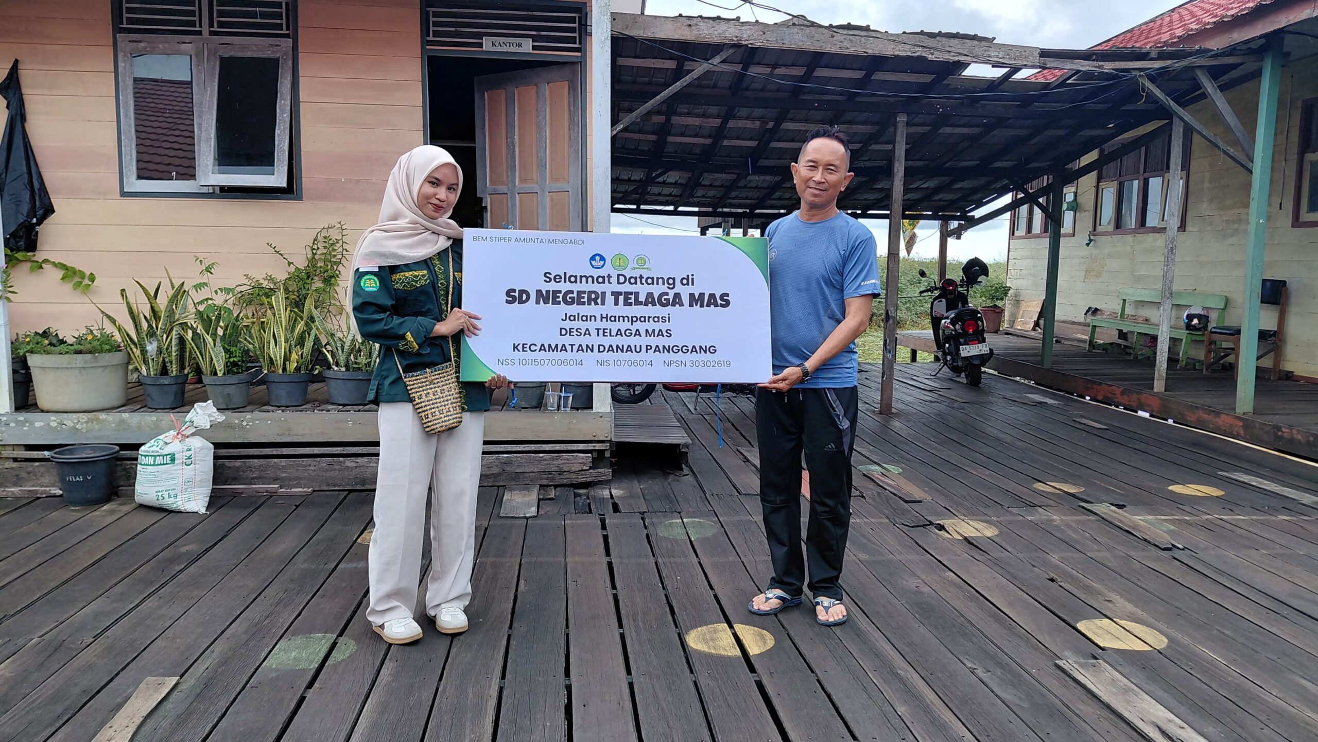 Penyerahan Cinderamata dan Penutupan Pengabdian