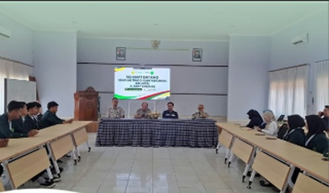 Suasana penyambutan dan pengarahan mahasiswa magang STIPER Amuntai di aula BBPP Binuang